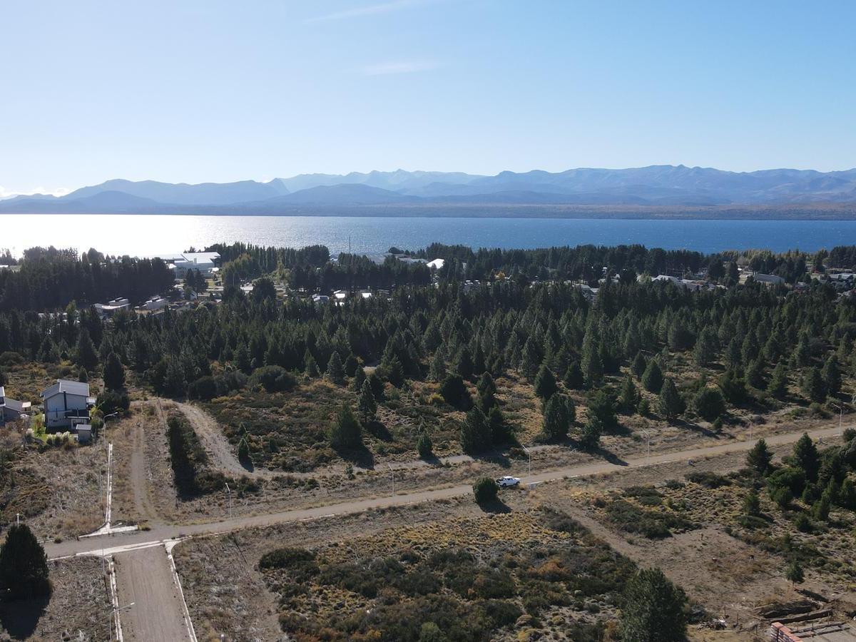 Coirones 1, San Carlos de Bariloche, Río Negro