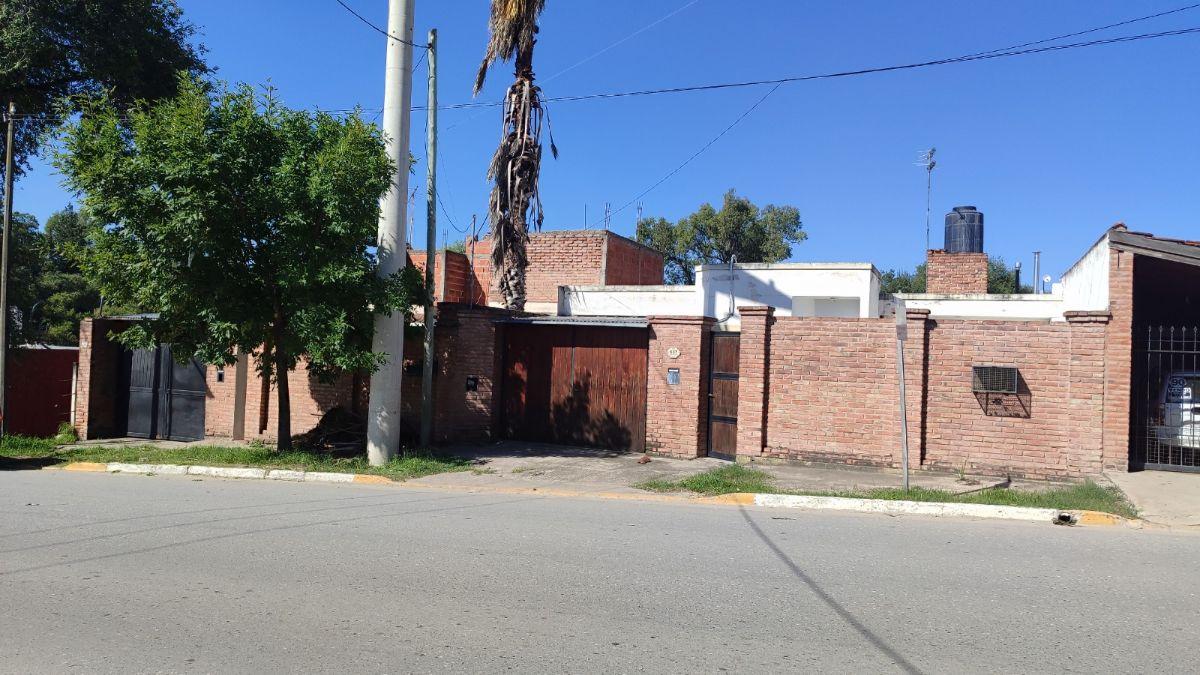 CASA CALLE CATAMARCA- CASI COSTANERA DE ARROYO ALTA GRACIA