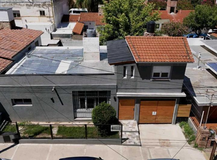 Casa · 306m² · 4 Dormitorios · 3 Cocheras