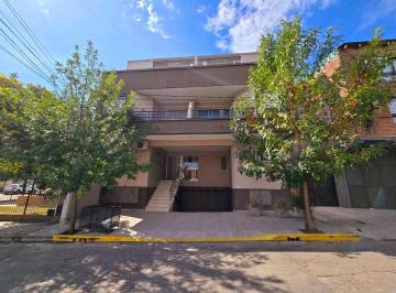 Departamento · 60m² · 2 Dormitorios · 1 Cochera · Venta – Departamento en Planta Baja a 2 Cuadras del Centro Patio Coche
