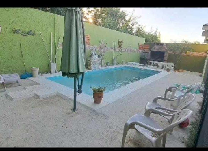 Casa · 350m² · 6 Dormitorios · 5 Cocheras
