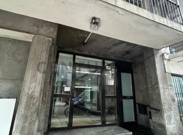 Departamento · 73m² · 3 Ambientes · Venta Departamento 3 Amb Recoleta Semipiso con Balcon + Dependencia
