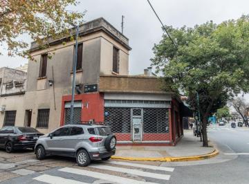 Casa · 197m² · 4 Ambientes · Venta Casa 5 Amb C/ Local y 2 Terrazas, en Flores!