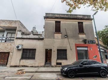 Casa · 197m² · 4 Ambientes · Venta Casa 5 Amb C/ Local y 2 Terrazas, en Flores!