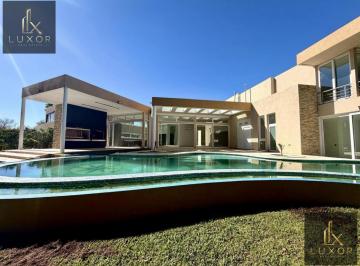 Casa · 690m² · 5 Ambientes · 2 Cocheras · Casa - Los Castores