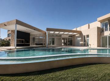Casa · 690m² · 5 Ambientes · 2 Cocheras · Casa - Los Castores