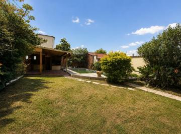 Casa · 500m² · 4 Ambientes · 4 Cocheras · Casa en Venta Cerro de Las Rosas a 100 m de Rafael Nuñez, Una Planta