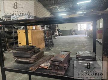 Bodega-Galpón · 200m² · Galpón en Alquiler en El Palomar