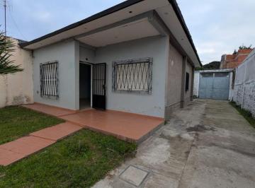 Casa de 4 ambientes, Florencio Varela · Alquiler Casa con 3 Dorm. a m de Hospital del Cruce de Varela