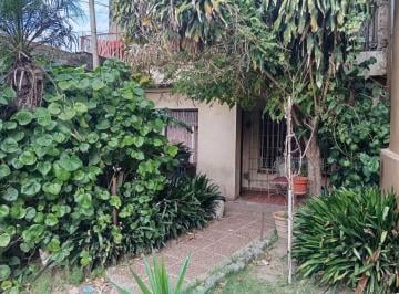Casa · 171m² · 6 Ambientes · 1 Cochera · Casa 5 Ambientes Venta Lomas de Zamora con Depto
