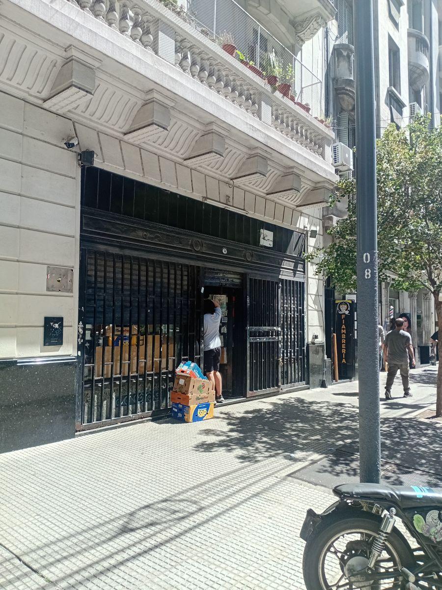 Larrea 1, Balvanera, Capital Federal