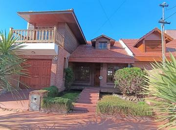Casa · 250m² · 4 Ambientes · 2 Cocheras · Casa - Mar del Plata