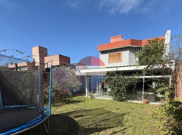 Casa · 170m² · 4 Ambientes · 2 Cocheras · Venta Duplex 2 Dorm - 130 m² B° Bajo La Viña
