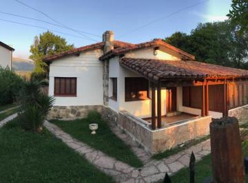 Casa · 192m² · 3 Dormitorios · 1 Cochera · Casa en Venta Bº El Dominador La Falda.