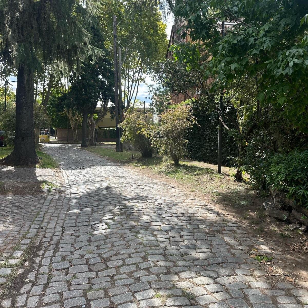 Las Heras 2400 Martinez