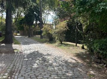 Casa · 270m² · 7 Ambientes · 1 Cochera · Casa en Venta en Martínez