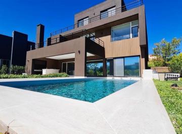 Casa · 480m² · 8 Ambientes · 4 Cocheras · Casa - El Yacht