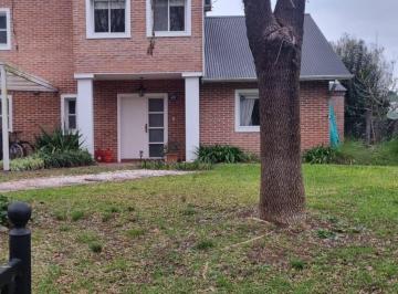 Casa de 4 ambientes, Tigre · Casa en Alquiler con Amplio Jardín, Cómoda y con Seguridad Las 24 Hs
