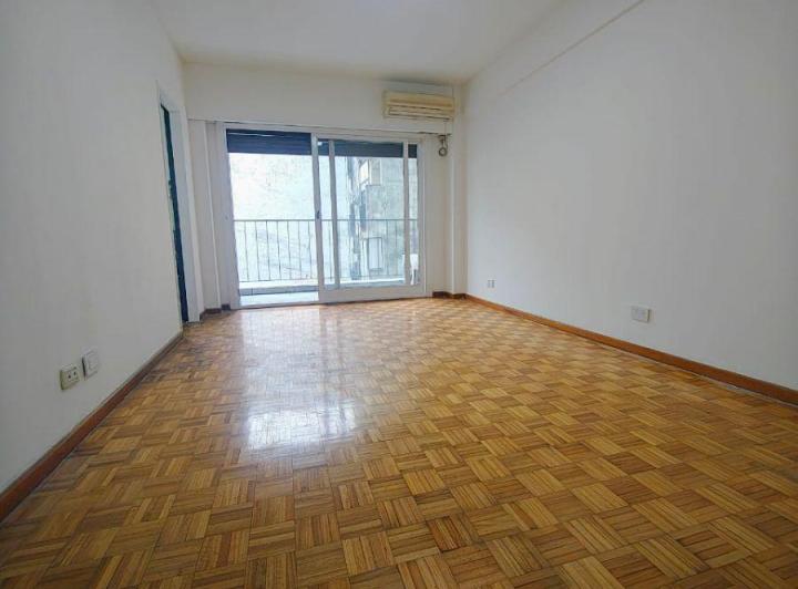 Recoleta - Junin Al 1100 - 2 Ambientes con Balcón - Cocina Separada y Lavadero