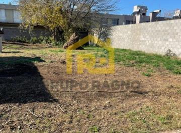 Terreno · 301m² · Oportunidad Unica en Zona Sur! Vendo Lote en Jardin de Las Tejas 300 m Todos Los Servicios