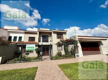 Casa · 240m² · 6 Ambientes · 2 Cocheras · Casa en Venta Tres Cerritos, Los Arces Al 200