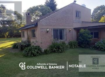 Quinta vacacional · 170m² · 4 Ambientes · 2 Cocheras · Venta de Casa Quinta Calle 28 y 409 La Plata