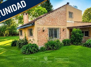Quinta vacacional · 170m² · 4 Ambientes · 2 Cocheras · Venta de Casa Quinta Calle 28 y 409 La Plata