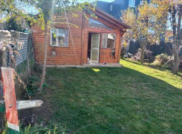Casa · 35m² · 3 Ambientes · 1 Cochera · Casa Tipo Cabaña en Alquiler Permanente en Dina Huapi