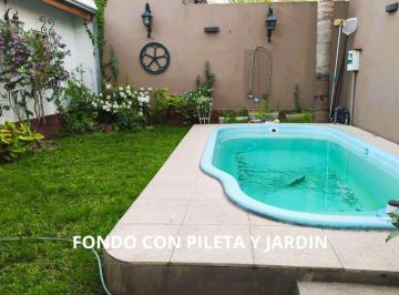 Casa · 147m² · 6 Ambientes · 3 Cocheras · Venta Casa C/jardín, Pileta, Monoambiente, Cochera