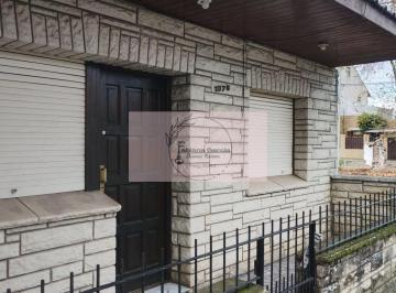 Casa · 93m² · 3 Ambientes · Oportunidad de Inversion - Chalet a Reciclar en Villa Primera Venta!