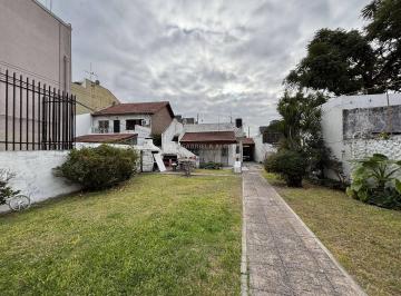 GAB-GAB-93_2 · Venta de Casa Apto 2 Familias con Local Al Frente, en Lado Norte, Caseros