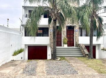 Casa · 179m² · 3 Dormitorios · 1 Cochera - Valentina Bustos · Dueño Alquila Exc. Duplex en El Corazón del Cerro de Las Rosas.