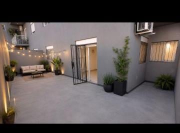 Departamento · 50m² · 2 Ambientes · Departamento de 2 Ambientes con Patio Aterrazado en Venta en Pompeya
