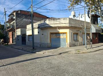 Casa · 126m² · 5 Ambientes · 1 Cochera · Casa Lote Propio Multifamiliar en Villa Lynch