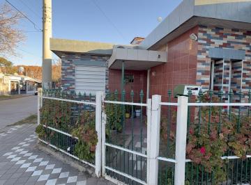 Casa · 238m² · 4 Dormitorios · 1 Cochera · Casa Mas Departamento en Venta en Cosquín 4 Dorm. 3 Baños a 4 Cuadras del Río