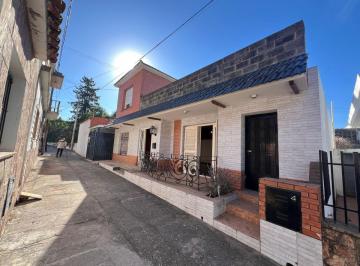Casa de 5 ambientes, Alta Gracia · Amplia Casa en Pje Albeniz, a m Patrimonio de Alta Gracia