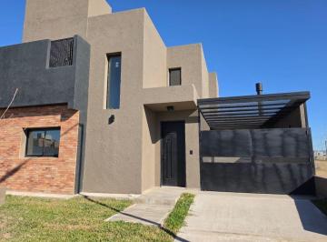 Casa de 6 ambientes, Córdoba · El Alquiler Que Estabas Esperando! en San Ignacio Village