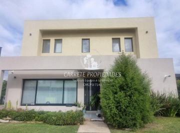 Casa de 5 ambientes, Pilar · Casa en Venta de 2 Plantas Estilo Moderno con Pileta. Barrio Santa Emilia. Pilar del Este.