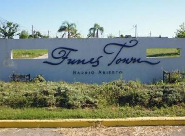 Terreno · 456m² · Terreno - Funes Town - Jardin - Lote - Cercado - Escriturado