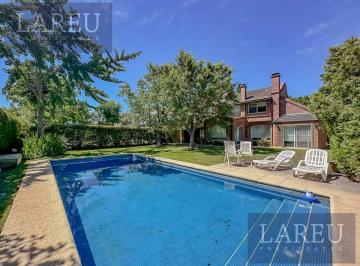 Casa · 237m² · 7 Ambientes · 4 Cocheras · Casa en La Delfina