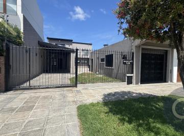 Casa · 120m² · 3 Ambientes · 1 Cochera · Casa Villa Primera