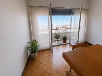 Departamento · 74m² · 3 Ambientes · Venta | Departamento 3 Amb | Almagro | Piso Alto | Balcón y Baulera