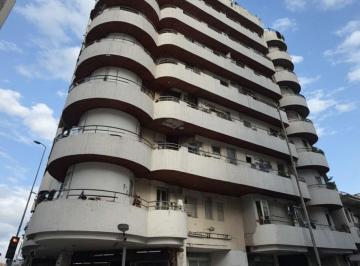 Departamento · 47m² · 3 Ambientes · Departamento 2 Dorm. con Balcón en Alquiler - Centro