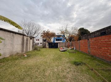 Terreno · 300m² · Terreno en Venta de 300 m² en Barrio Los Robles. Granadero Baigorria