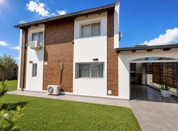 Casa · 174m² · 5 Ambientes · Roldán - Casa en Venta - Tierra de Sueños 3 - 3 Dorm., Piscina