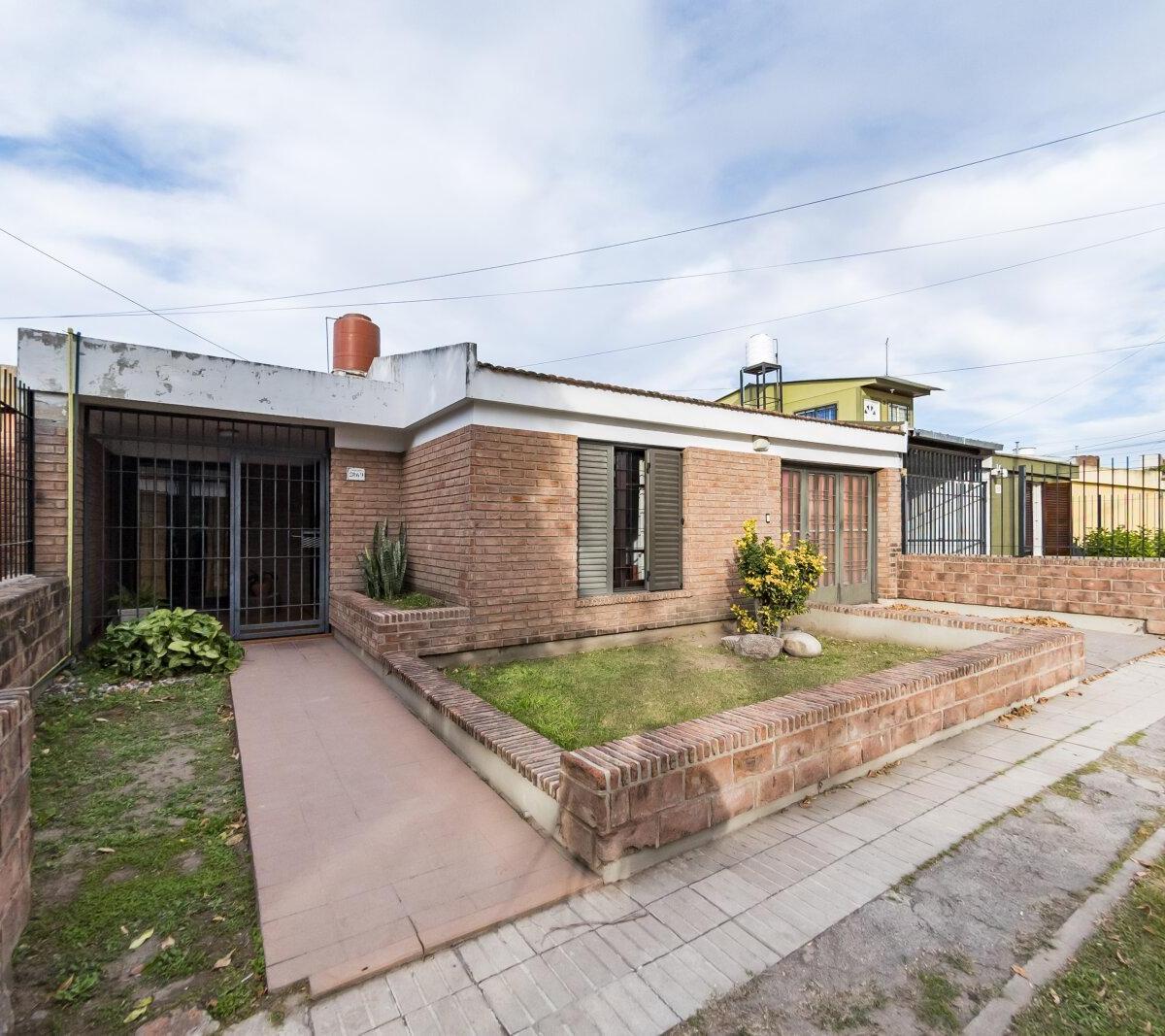 Juan de Ludueña 2850