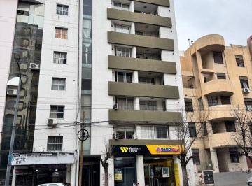 Departamento · 35m² · 3 Ambientes · Alquiler en Barrio Alberdi, Excelente Ubicación. un Dormitorio con Vestidor y Muy Buena Distribuci