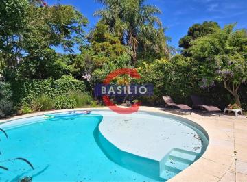 Casa · 250m² · 5 Ambientes · 2 Cocheras · Venta Casa en Lote Propio en Dos Plantas con Jardín, Piscina, Quincho y Garaje – Olivos