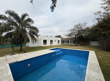 Casa · 1500m² · 4 Ambientes · 6 Cocheras · Casa Una Sola Planta en Venta en El Bosque