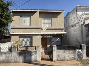 Casa de 5 ambientes, Berazategui · Casa 5 Ambientes con Parque en Venta - Berazategui - ¡Permuta!